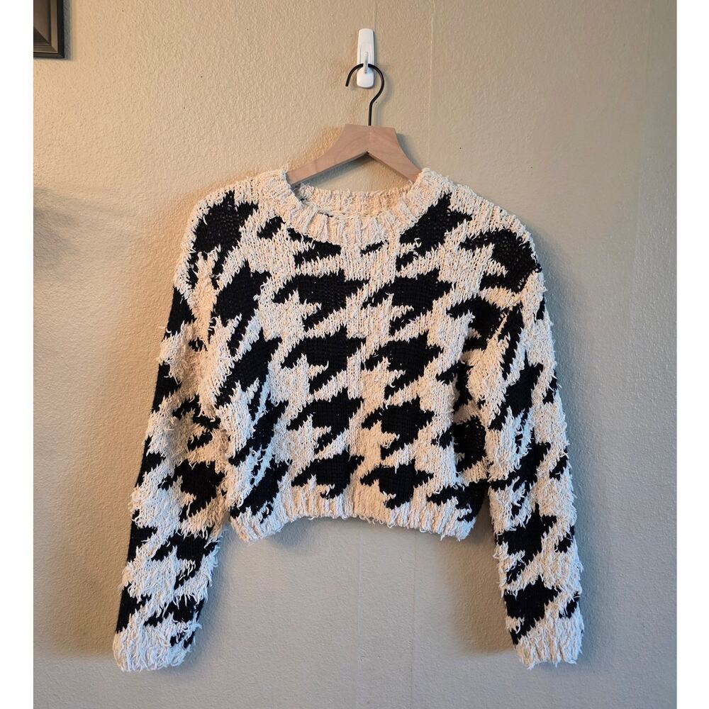 Storia Women's Houndstooth Shaggy Cropped Sweater SZ Medium